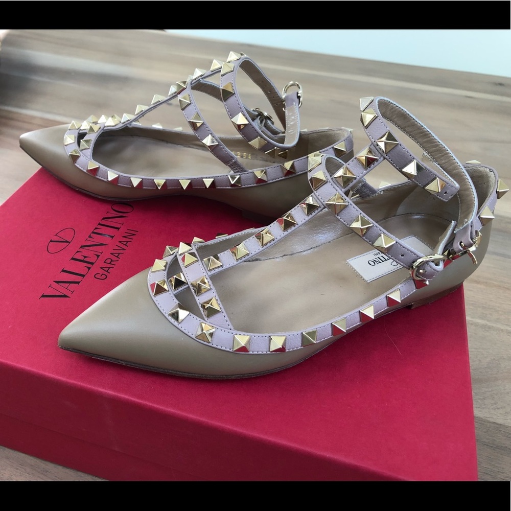 Rare Valentino flats Size 34/US4 nude (tan) color